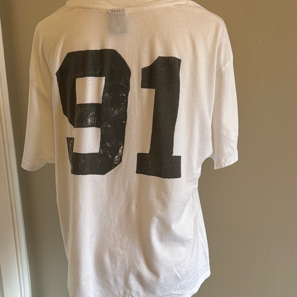 Guns N' Roses White T-Shirt with Red Rose - Picture 3 of 3